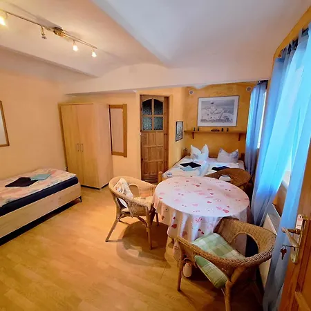 Michalowa Zagroda 2 *