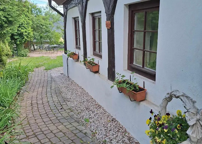 Michalowa Zagroda 2 *