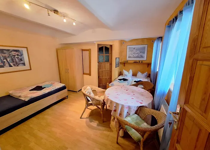 Michalowa Zagroda 2 *